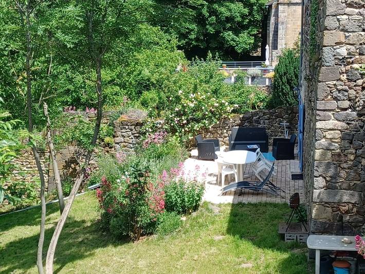 Gîte pour 6 personnes, avec jardin et terrasse à Montaigut-le-Blanc