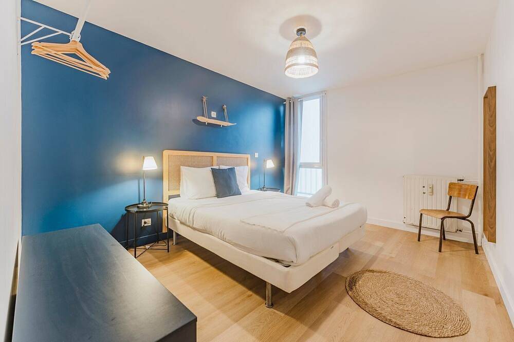 Entire apartment, Two bedrooms with balcony and parking in La Madeleine, Lille region