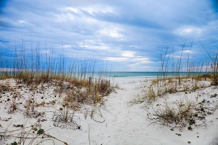 Vacation house for 12 people, with balcony and pool in Gulf Shores