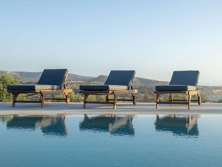 Ferienhaus für 7 Personen, mit Balkon und Terrasse sowie Garten und Pool in Pitsidia