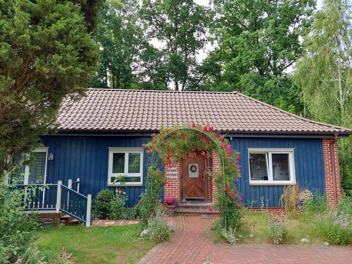 Ferienwohnung für 4 Personen, mit Terrasse und Garten in Celle