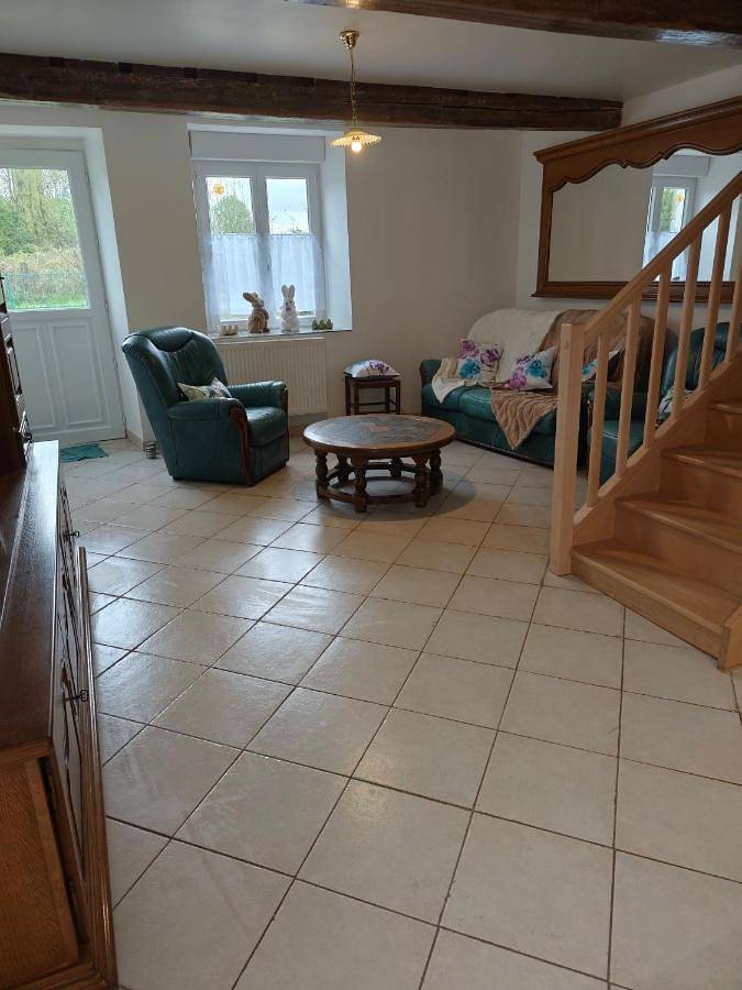 Appartement entier, Two-Bedroom House in Bourg-Fidèle, Parc naturel régional des Ardennes