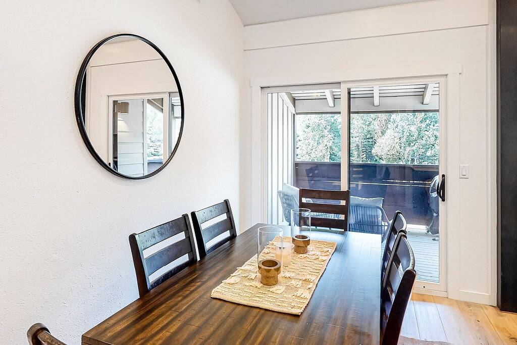 Ganze Wohnung, Gorgeous, modern mountain view condo with deck & great kitchen in Moose Wilson Road, Grand Teton Nationalpark