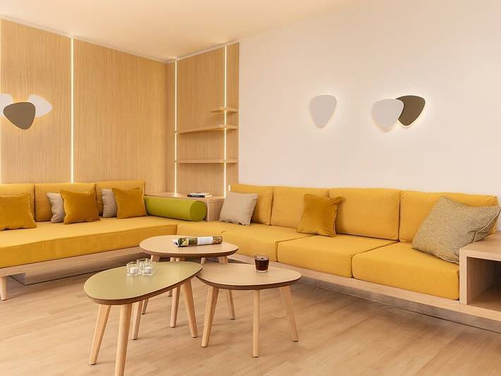 Gîte pour 8 personnes, avec sauna et piscine à Beauziac