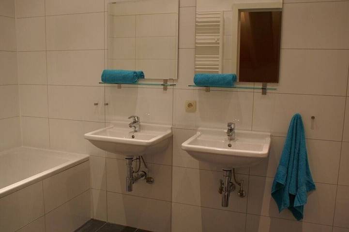 Gîte pour 18 personnes, avec sauna ainsi que jardin et jacuzzi dans Petite Somme - 4