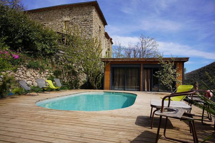 Maison de vacances pour 8 personnes, avec terrasse ainsi que vue et piscine, animaux acceptés