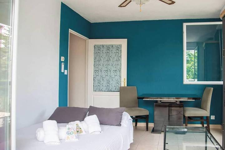 Gîte pour 4 personnes, avec piscine et terrasse dans Port du Cros de cagnes - 4