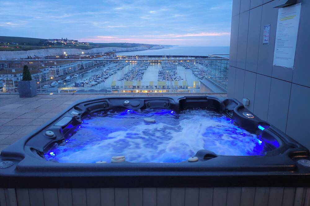 Geheel appartement, Brand New | Sea View | Roof | Free Parking in Brighton Marina, Brighton