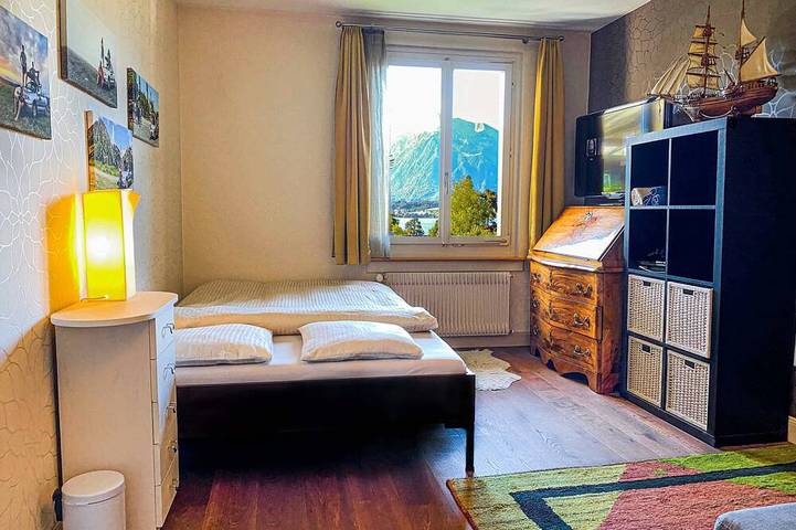 Lake and Mountain View Villa with Hot Tub & Garden in Hünibach, Hilterfingen