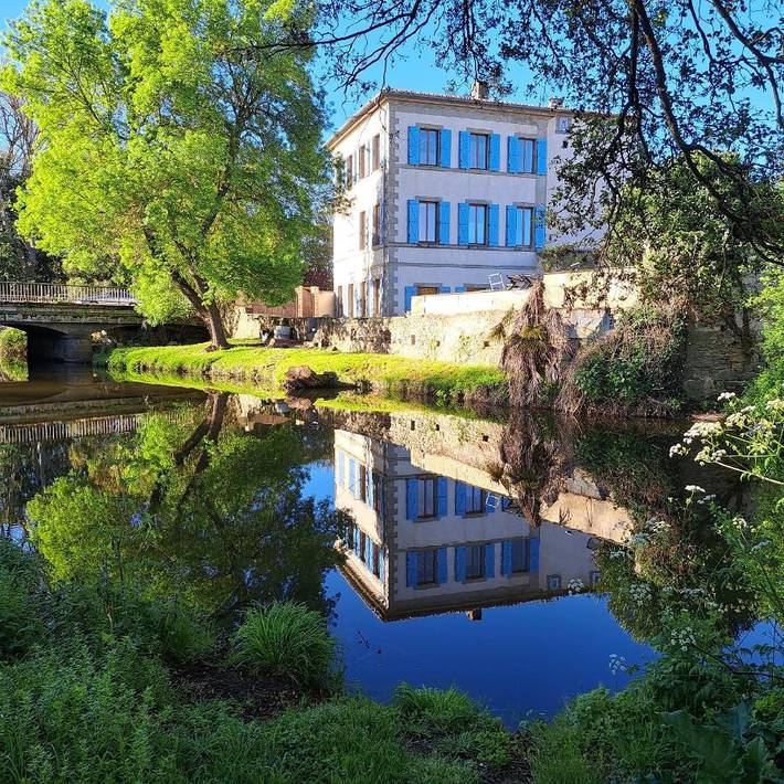 Chambre d’hôte pour 2 personnes, avec jardin ainsi que vue et piscine