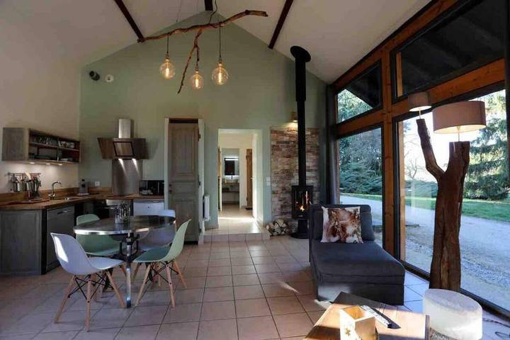 Location de vacances pour 4 personnes, avec Terrasse ainsi que Jardin et Vue à Pont-d'Ain - 2
