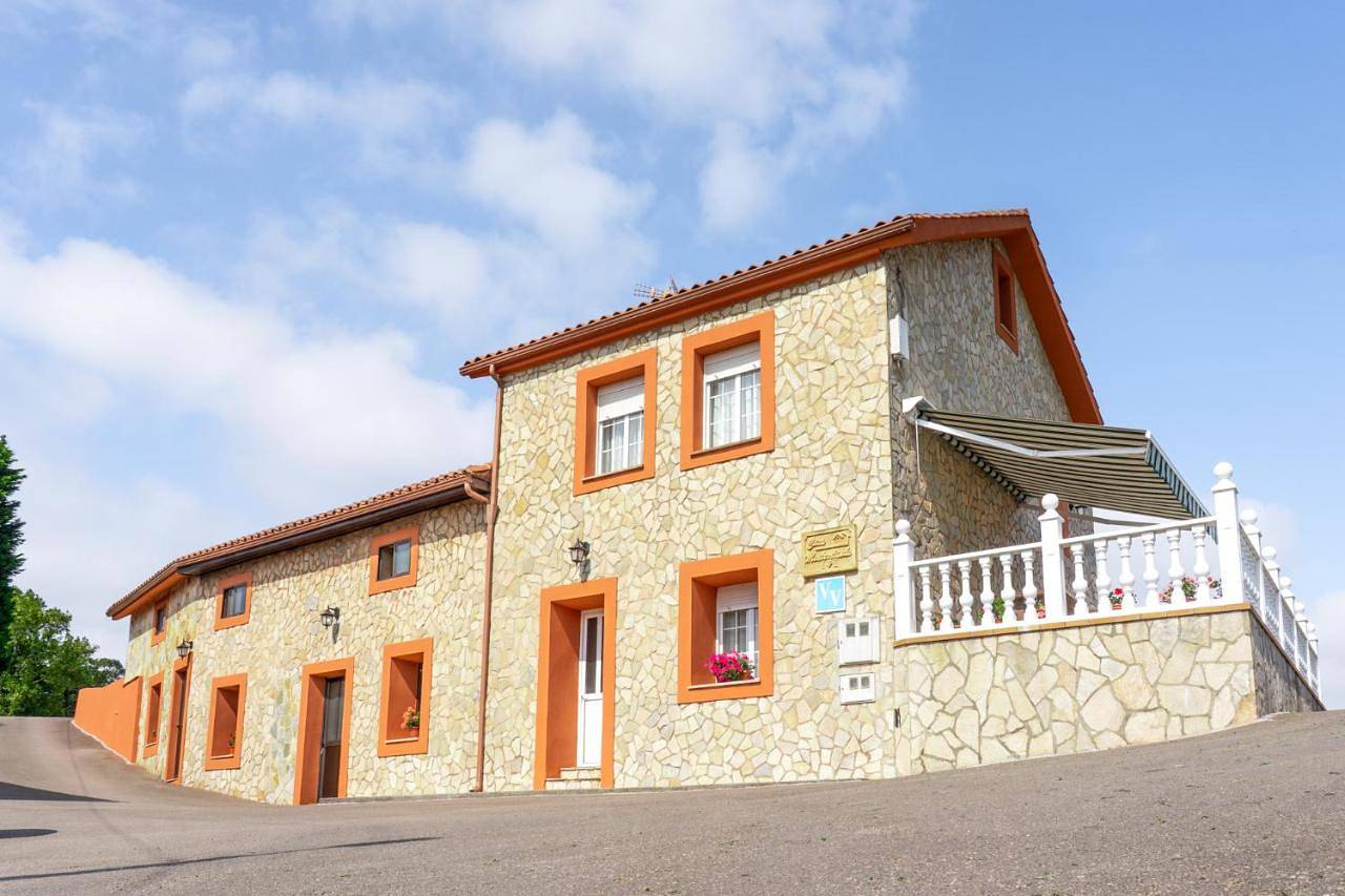 Casa Monterriundo I y Apartamento Monterriundo Ii in Carreño, Costa Verde
