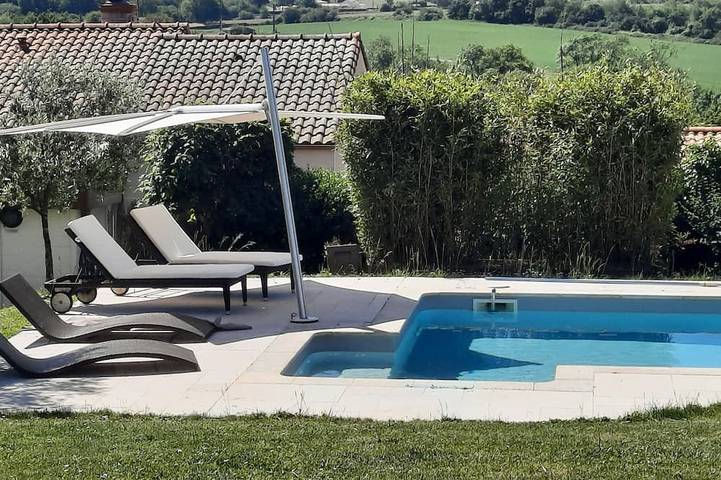 Casa de vacaciones para 9 personas, con balcón además de jardín y jacuzzi, Se admiten mascotas - 1