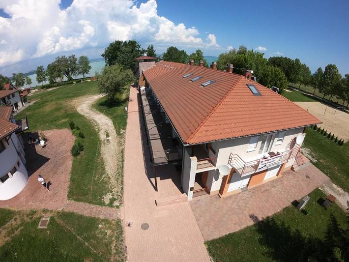 Ferienwohnung für 6 Personen, mit Seeblick und Garten sowie Ausblick in Zamardi - 3