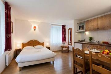 Gîte pour 2 personnes, avec piscine à Lugrin