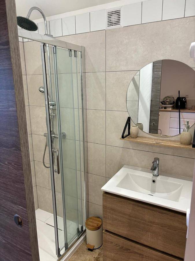 Gîte pour 2 personnes, avec terrasse à Fourques - 3