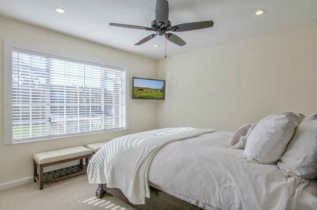 Monterey Bay Home Near Pebble Beach & Carmel with Putting Green & Ac 3Bed 2 Bath in Del Rey Oaks, Monterey County