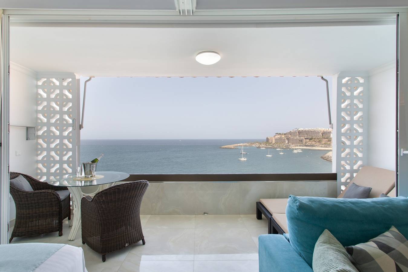 Vacation Home 'Seaside Serenity' with Wi-Fi and Air Conditioning in Arguineguin, Syd Gran Canaria