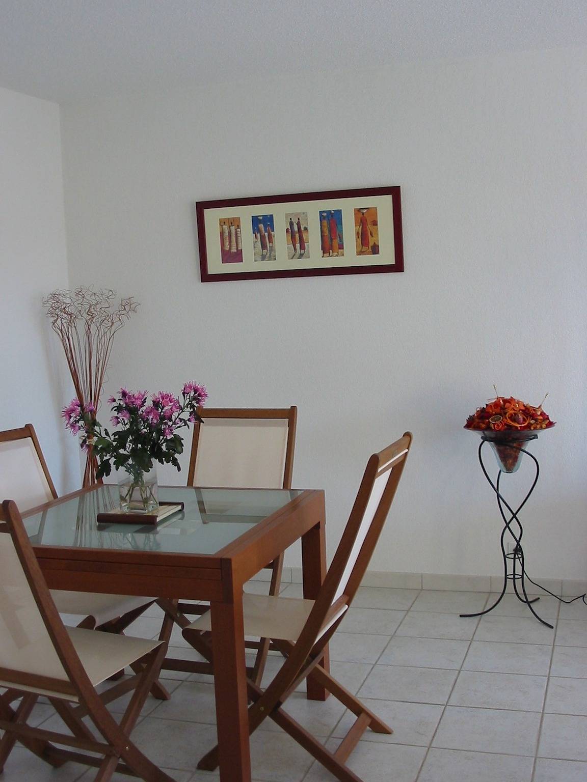 Entire apartment, Apartment with terrace in Fréjus, 70 m², shared pool in Frejus, Mediterranean Coast (France)