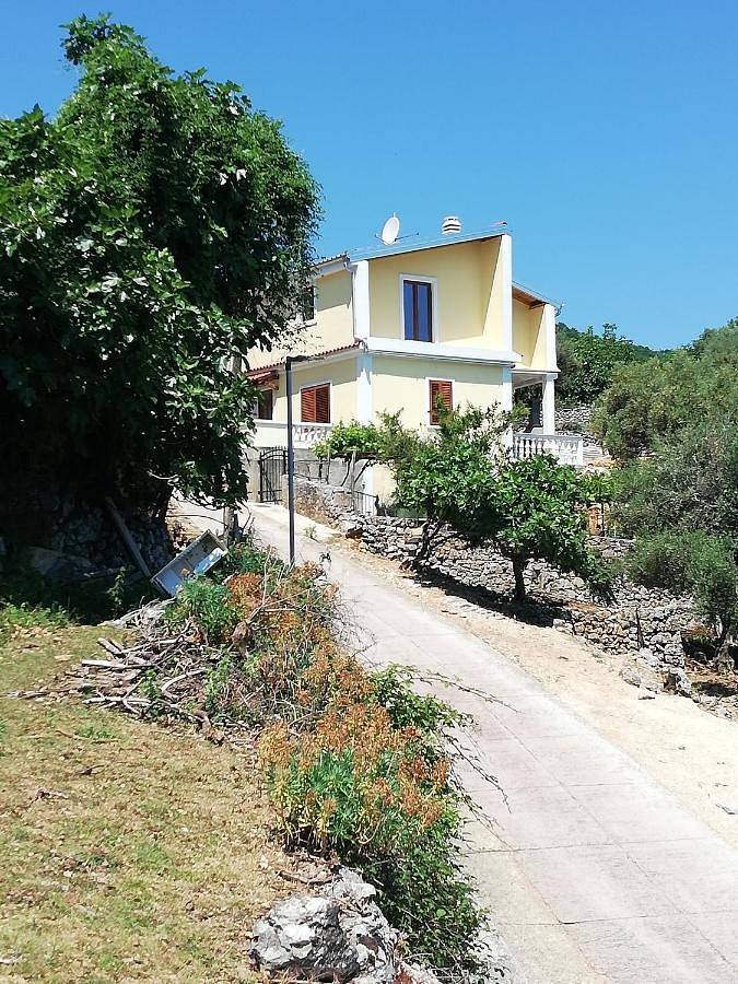 Ganze Wohnung, Two-Bedroom Apartment in Cres Stadt, Cres
