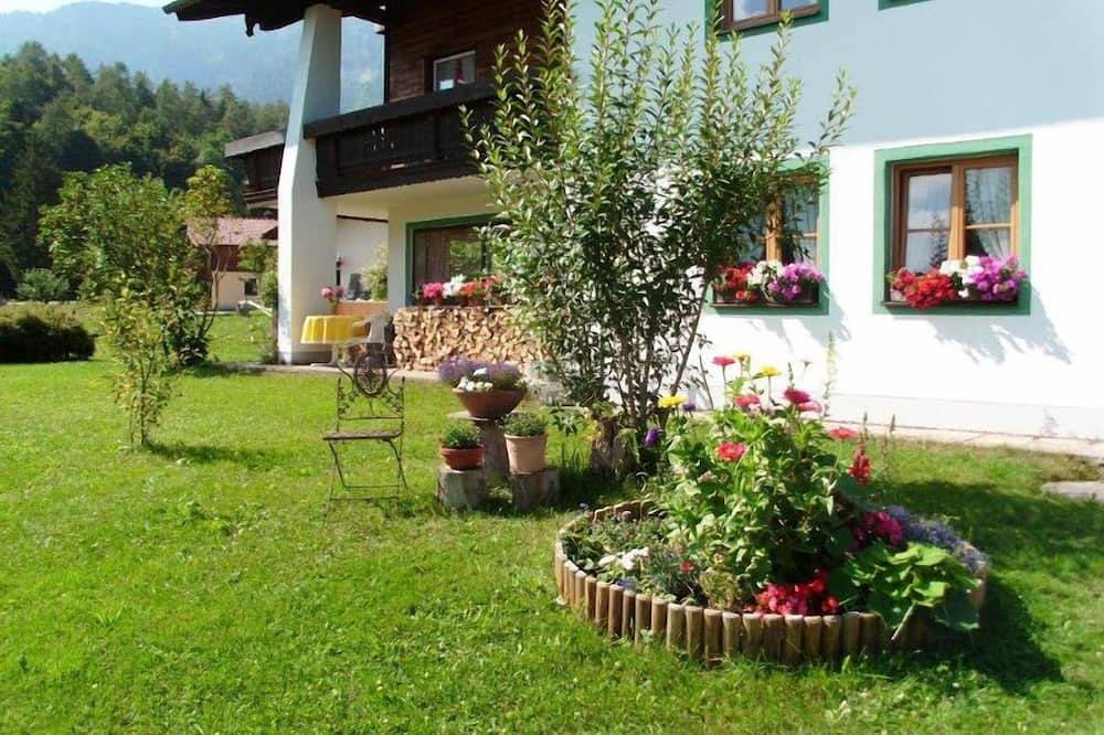 Apartamento entero, Apartamento \"Am Hang\" para 3 personas, 1 dormitorio y 1 salón / dormitorio, balcón, 45 m² in Inzell, Alpes Bávaros