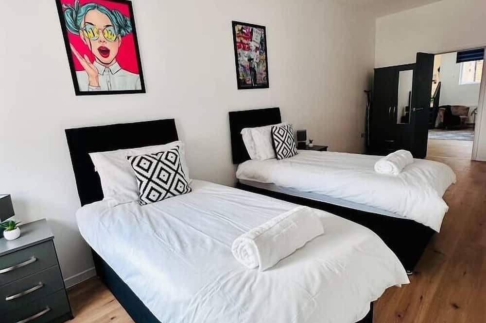 Entire apartment, Spacious 2-Bed Doncaster | Ideal for Teams in South Yorkshire