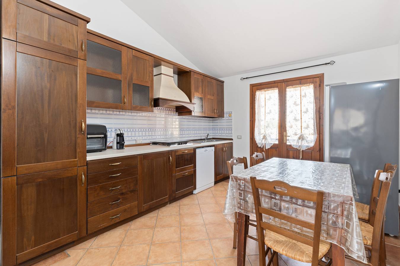 Ganze Wohnung, Ferienwohnung 'Elena' mit privatem Garten, Balkon und Klimaanlage in Terralba, Campidano