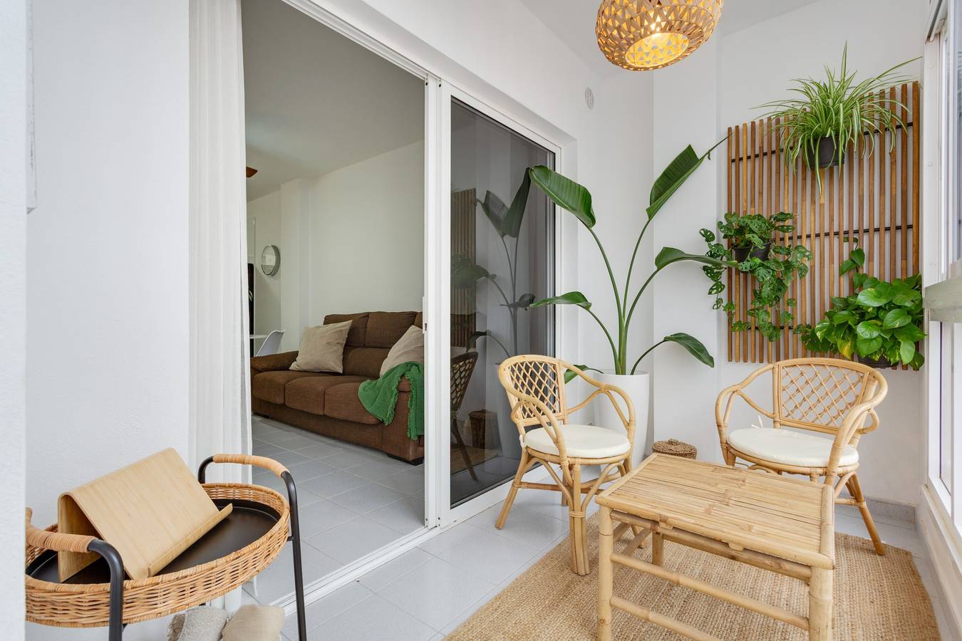 Entire apartment, Vacation Apartment 'Medano House' with Mountain Views, Private Terrace & Wi-Fi in Playa el Médano, Granadilla de Abona