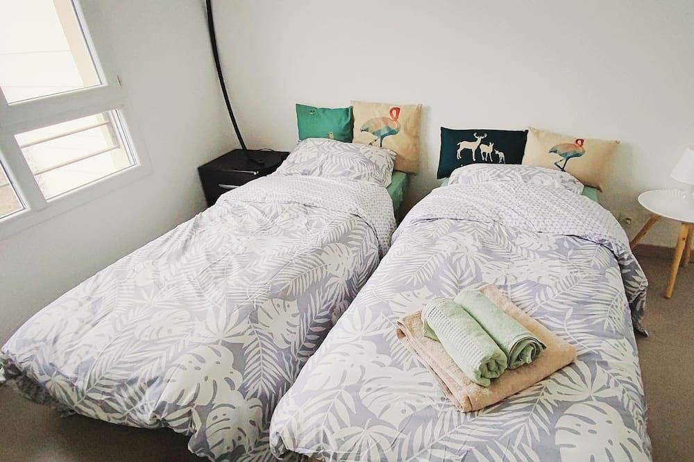 Appartement entier, Y Space  à 200m de la gare de St. Quentin en Yvelines, 10 minutes de Versailles in Montigny-le-Bretonneux, Yvelines