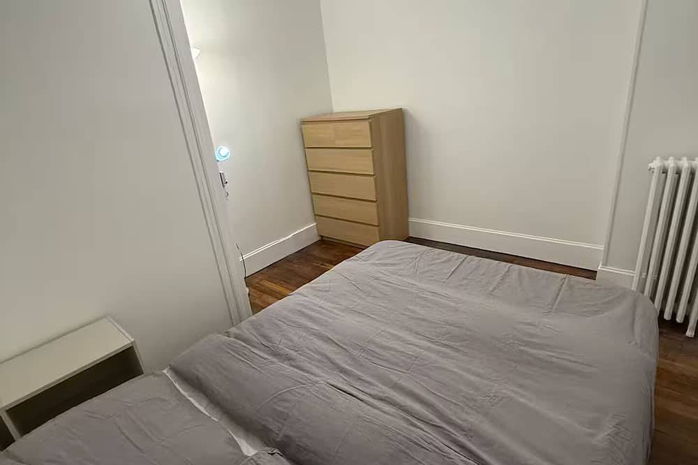 Houses near Versailles in Issy-les-Moulineaux, Hauts-de-Seine