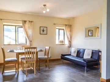 Holiday Rental for 4 People in Powys, Mid-Wales, Photo 4