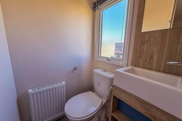 Bungalow for 6 People in Waveney District, Suffolk, Photo 3