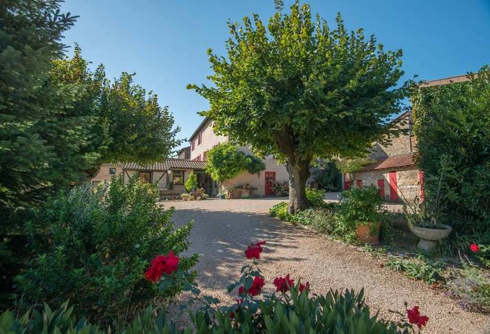 Location de vacances pour 15 personnes, avec jardin, adapté aux familles dans Senozan