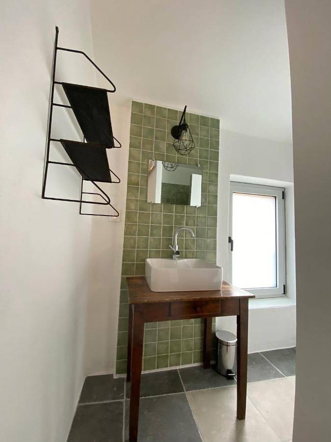 Location de vacances pour 4 personnes, avec piscine et vue ainsi que jardin et terrasse à Bouchet - 2