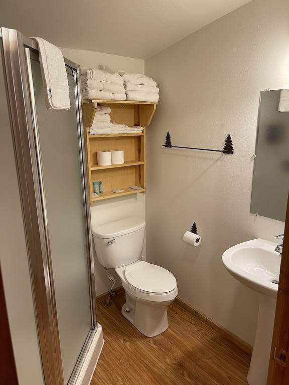 Entertainment Cabin: With 8 Large screen Tv's on 1 wall. Great for small groups in Monroe County (WI)