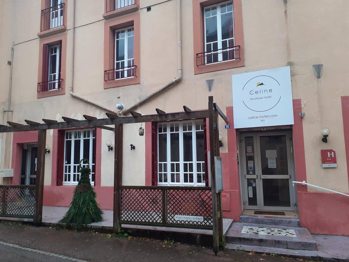Hôtel pour 1 personne avec piscine in Plombières-les-Bains, Parc naturel régional des Ballons des Vosges