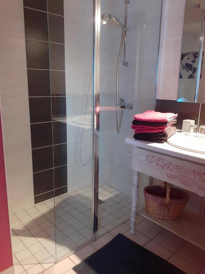 Location de vacances pour 6 personnes, avec jardin dans Séneujols - 2