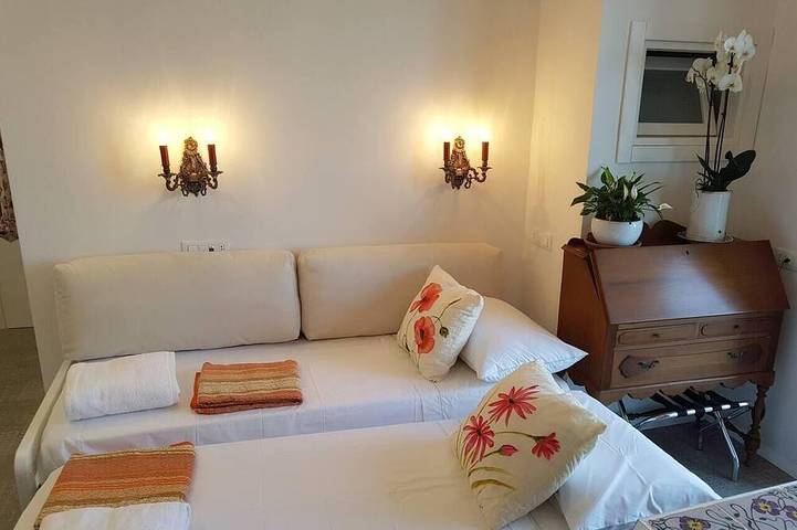 Ganze Wohnung, 2 Bed Flat - Sleeps 4 - Parking - Wifi in Castiglione, Ravello
