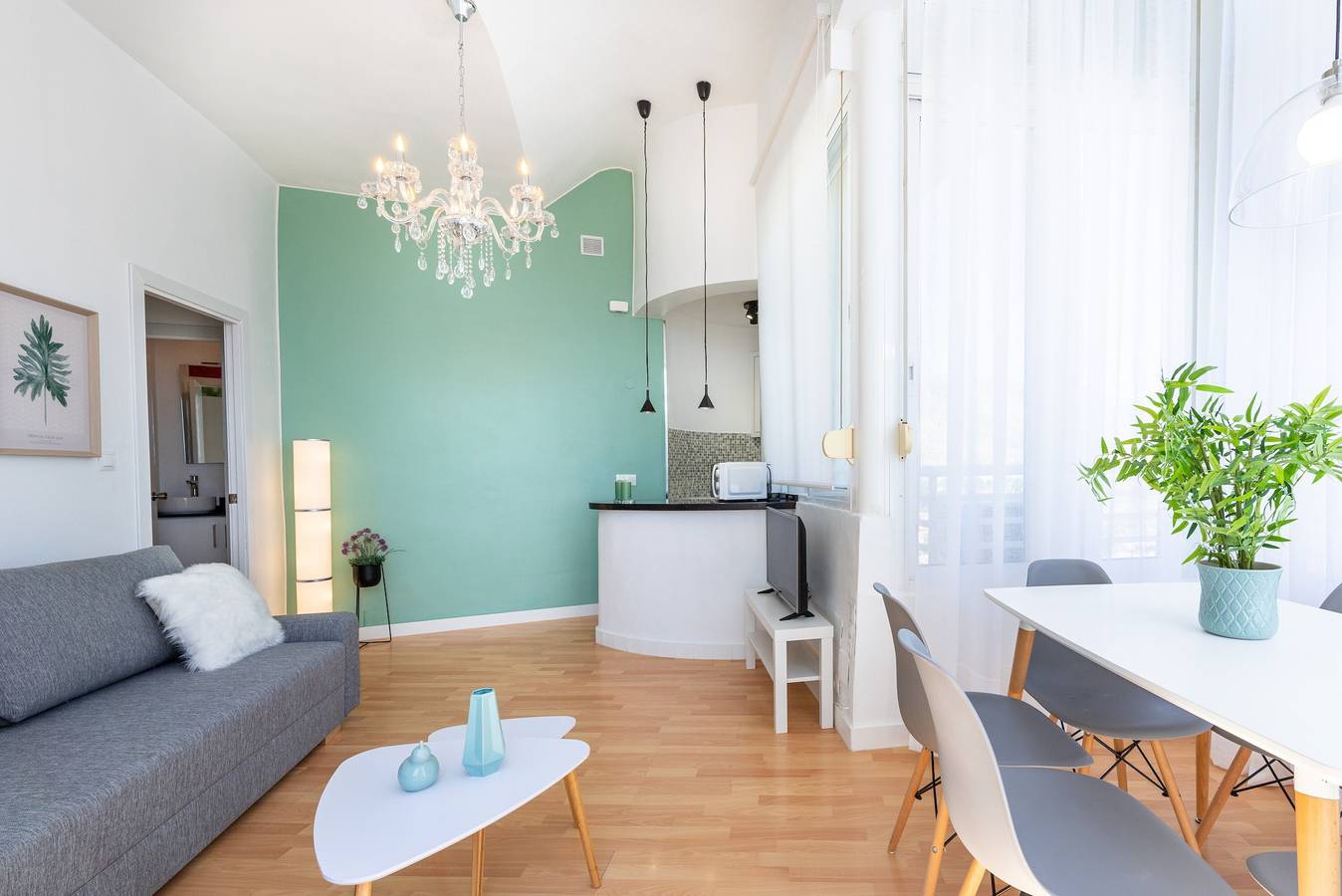 Entire apartment, Apartment 'Mirador' with Sea View, Wi-Fi and Air Conditioning in Torremolinos Centre, Torremolinos