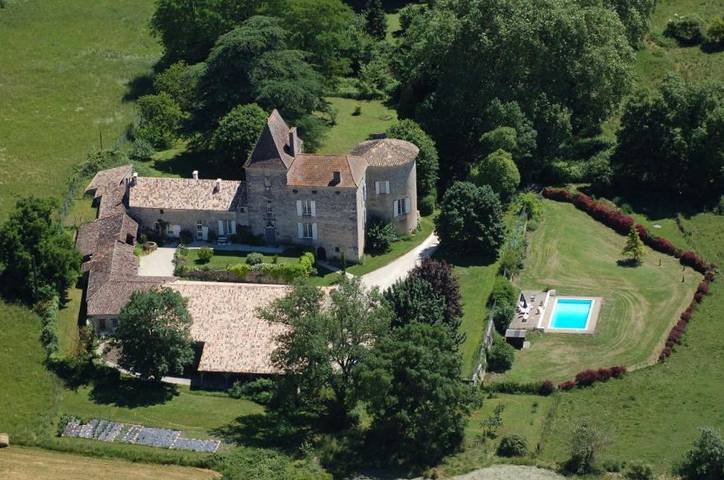 Château pour 12 personnes, avec jardin ainsi que terrasse et piscine dans le Lot-et-Garonne