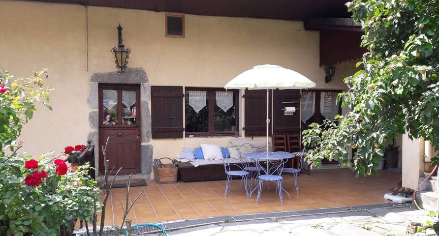 Gîte pour 4 personnes, avec jardin, animaux acceptés à La Balme-de-Thuy