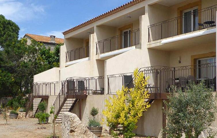 Gîte pour 4 personnes, avec jardin et piscine à Sallèles-d'Aude