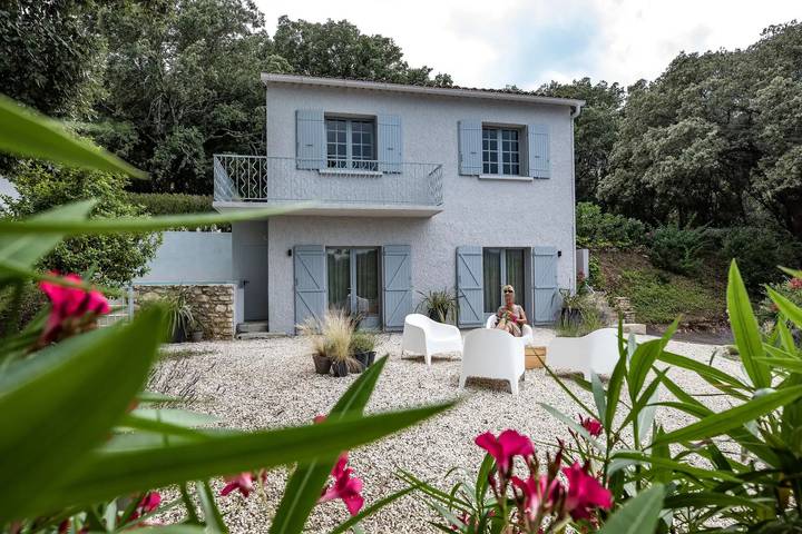 Gîte pour 8 personnes, avec Piscine