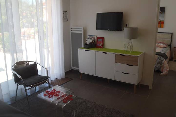 Location de vacances pour 5 personnes, avec jacuzzi ainsi que jardin et sauna à Sainte-Anastasie-sur-Issole - 2