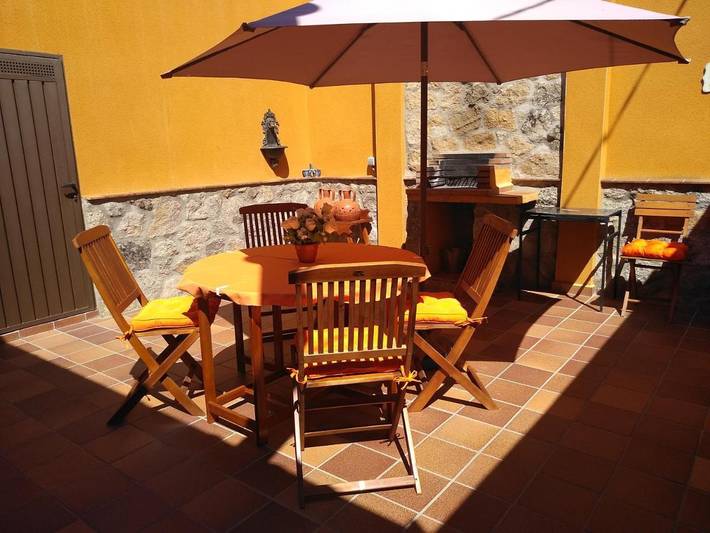 Casa rural para 4 personas, con terraza - 1