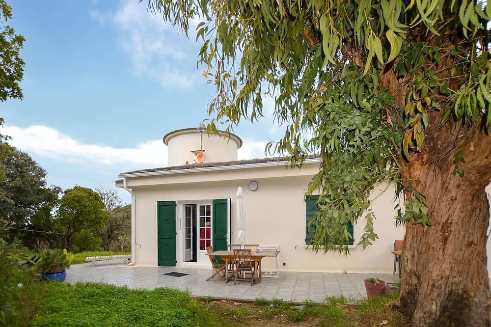 Belle maison au bord de la mer in Farinole, Calvi region