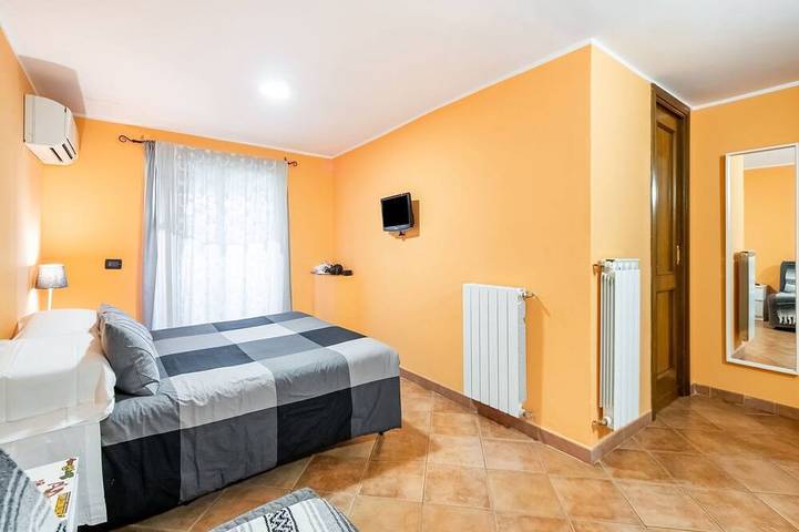 Villa a Monterotondo con Piscina e Vista Tiber in Monte Rotondo, Provincia di Roma