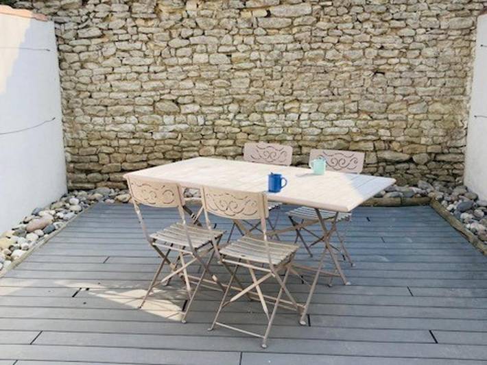 Gîte pour 3 personnes, avec terrasse, animaux acceptés dans Office De Tourisme De Saint Martin En Re