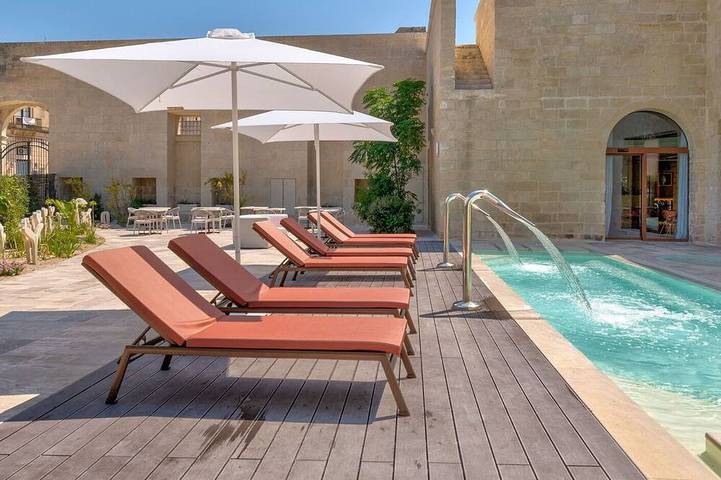 Chambre d’hôte pour 2 personnes, avec piscine et jardin à Maglie