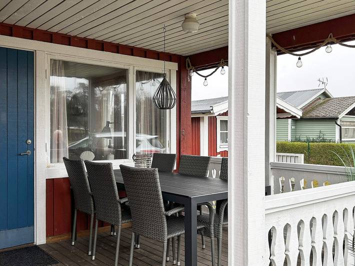 Mysig stuga med trädgård in Halland